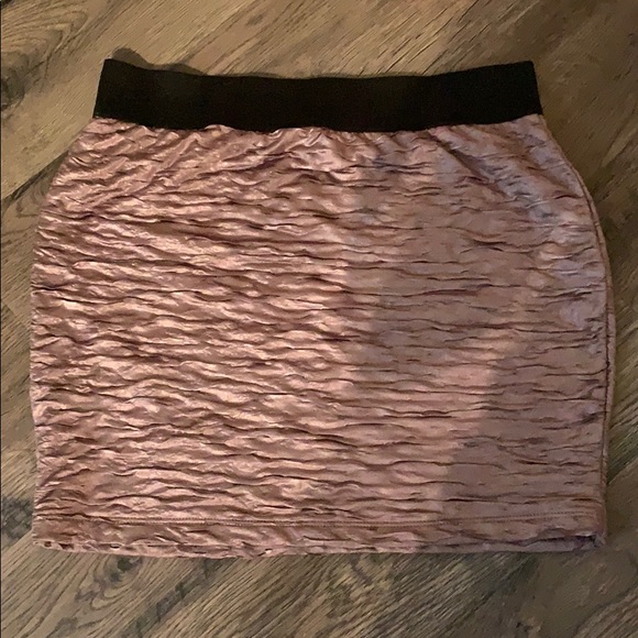 Charlotte Russe Dresses & Skirts - Charlotte Russe Gold Ruched Mini Skirt.